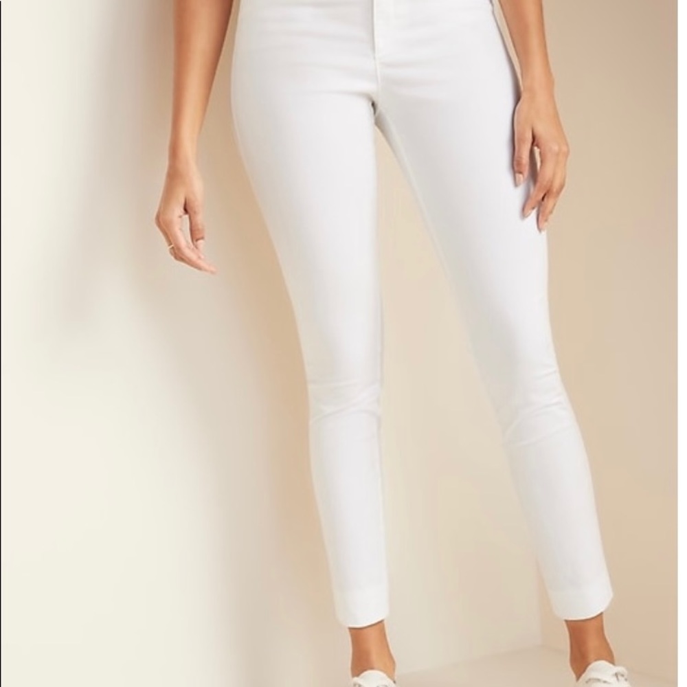 NWT Old Navy White Pixie crop pants size 6